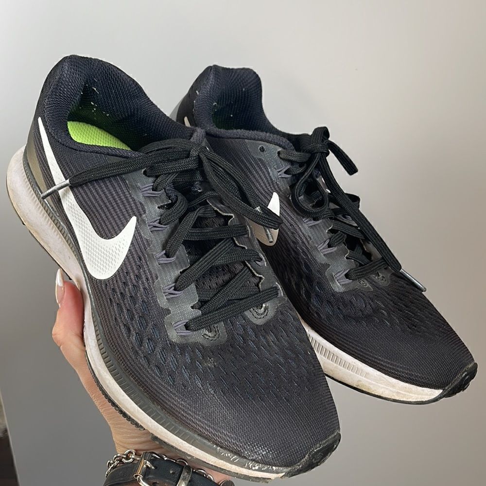 EUC NIKE Women’s Zoom Black Running Shoes 7.5